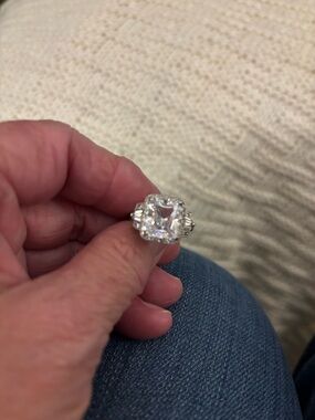 Classic Cushion-Cut Zirconia Stone Cocktail Ring - Women Jewelry like new